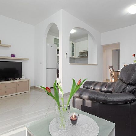 Koraca B4 Appartement Kirmenjak Buitenkant foto