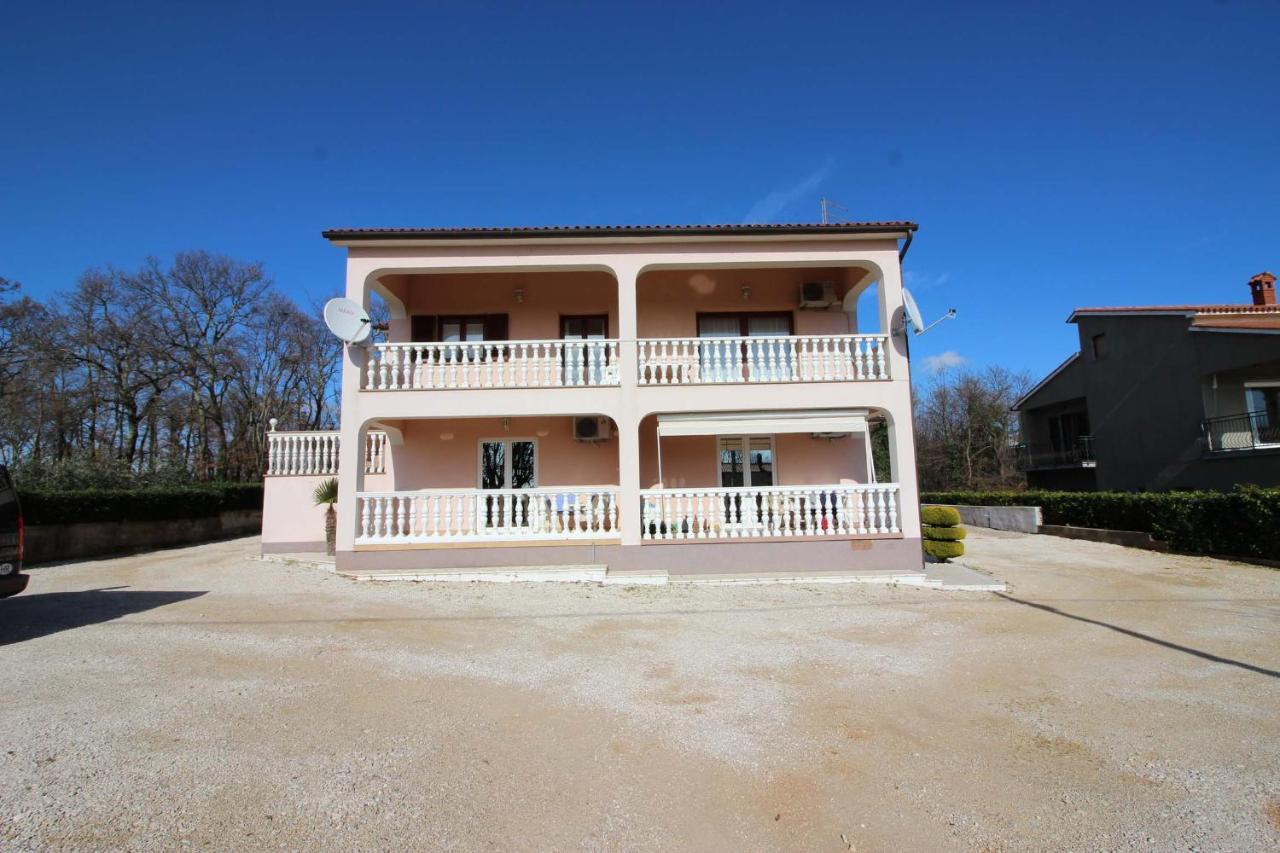 Koraca B4 Appartement Kirmenjak Buitenkant foto