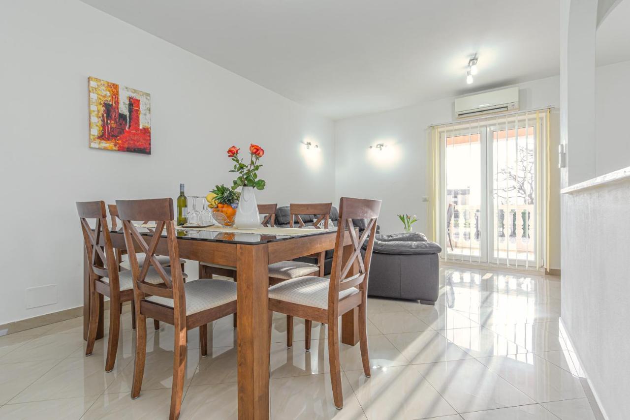 Koraca B4 Appartement Kirmenjak Buitenkant foto