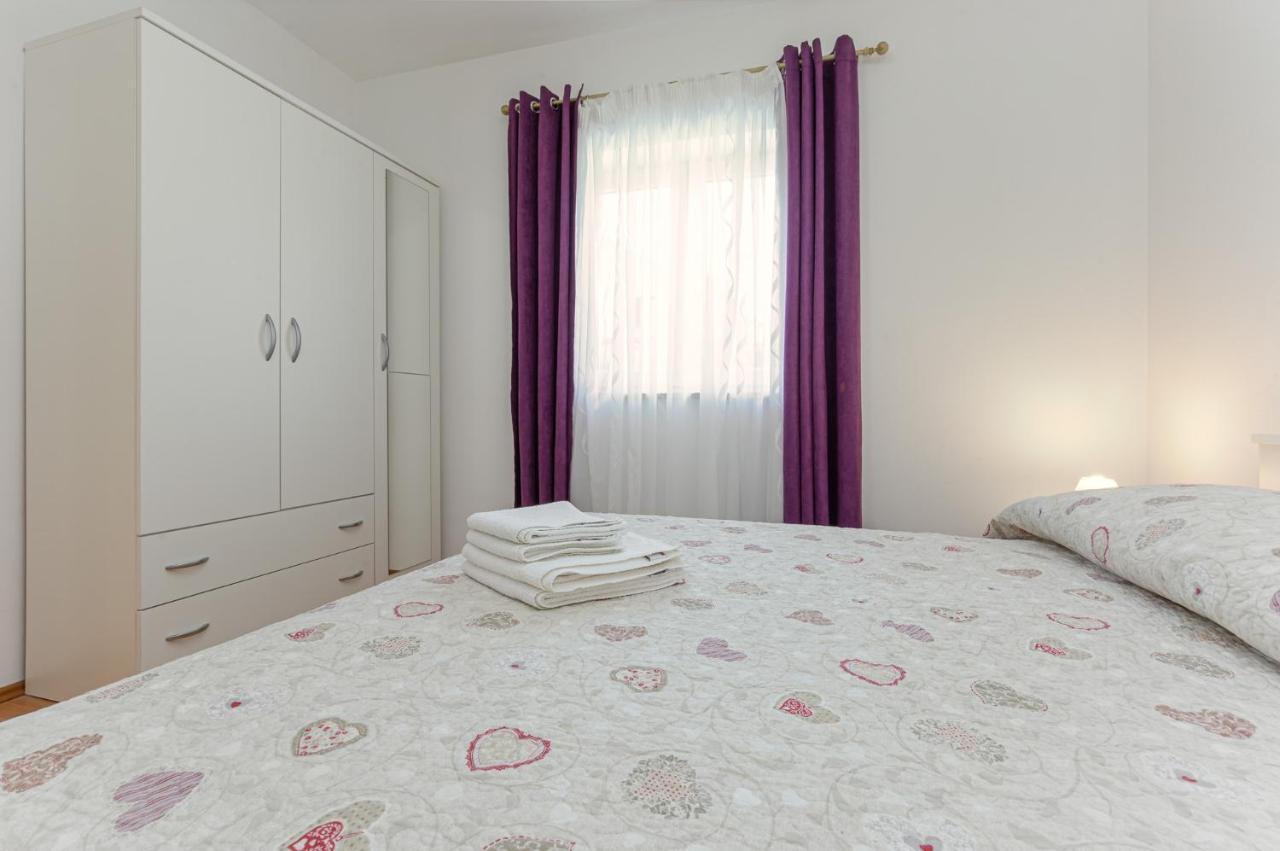 Koraca B4 Appartement Kirmenjak Buitenkant foto